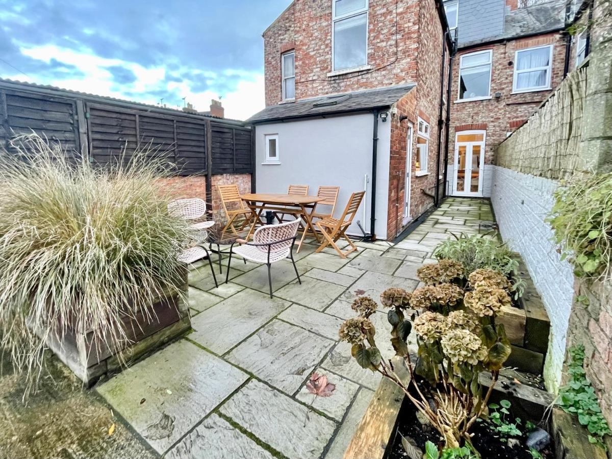 Villa Woodvale York Esterno foto