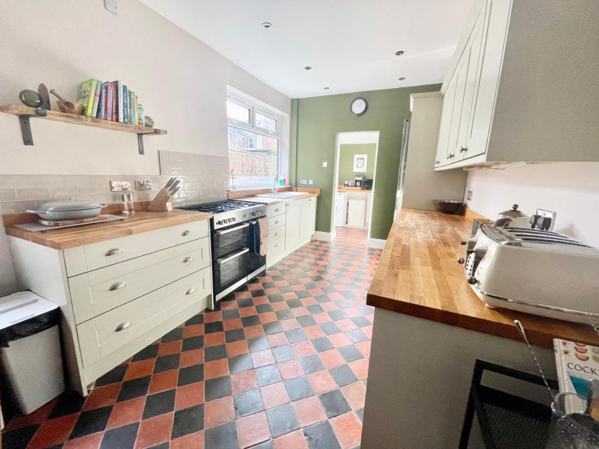 Villa Woodvale York Esterno foto